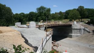 Gov. signs infrastructure bond bill, with some amendments and vetoes